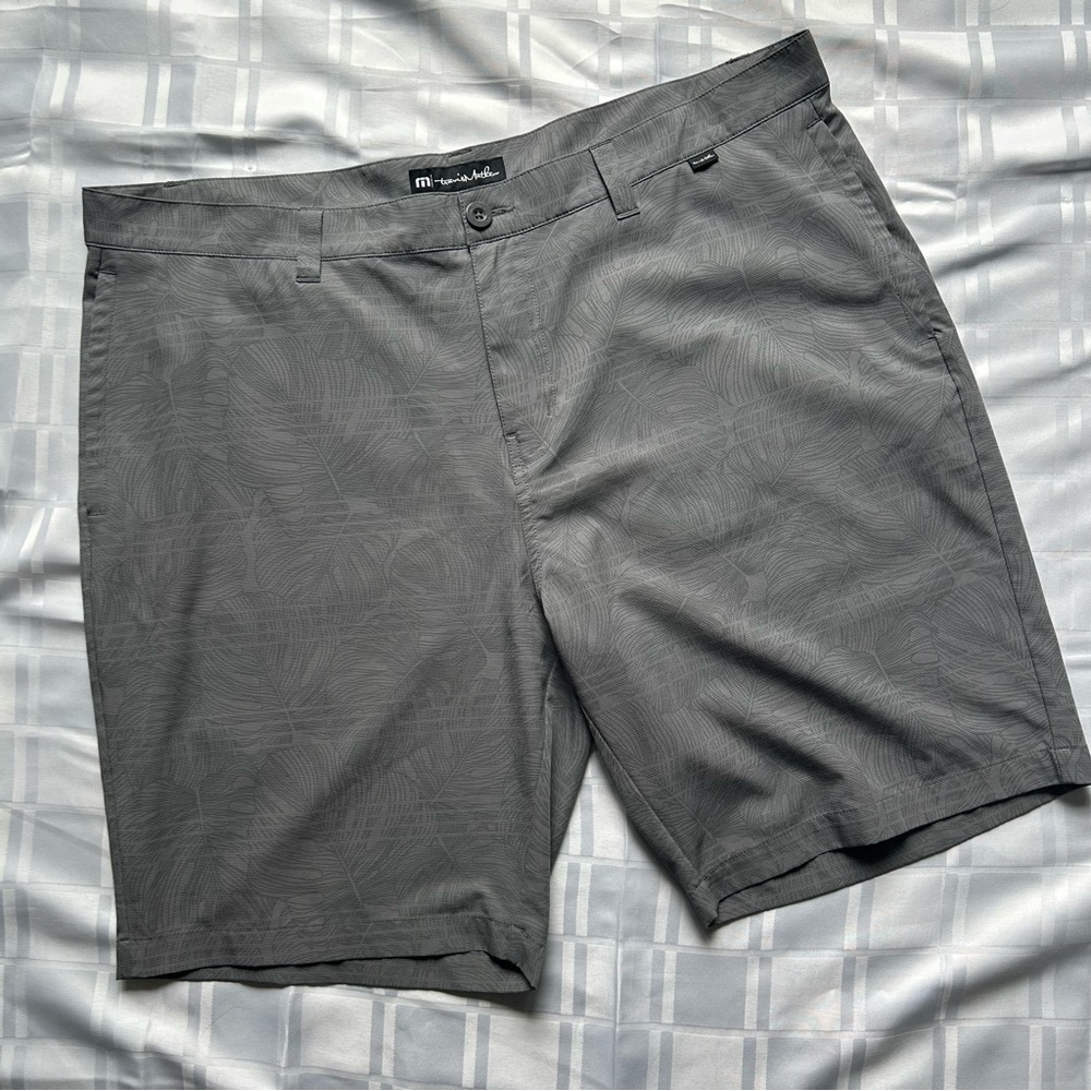 Travis Mathew Grey ‘Splash Zone’ Lightweight Subtle Print Golf Shorts